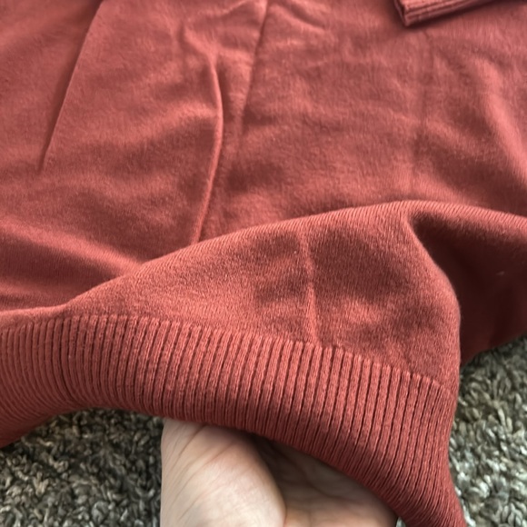 Women’s oversized burgundy long sleeve sweater size small/medium - Picture 6 of 6